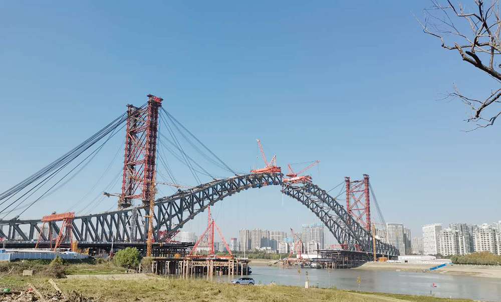 Witness the closing of steel arch of Wuhan Hanjiang seventh Bridge