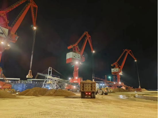 Weite's dynamic and precise weighing system for port gantry cranes helps improve efficiency in Xiamen Bay Port