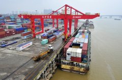 7000 ton cargo ship berths at Changsha new port
